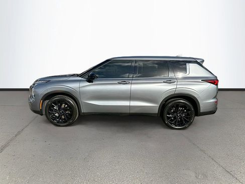 Used 2024 Mitsubishi Outlander SE Black Edition FWD image 4