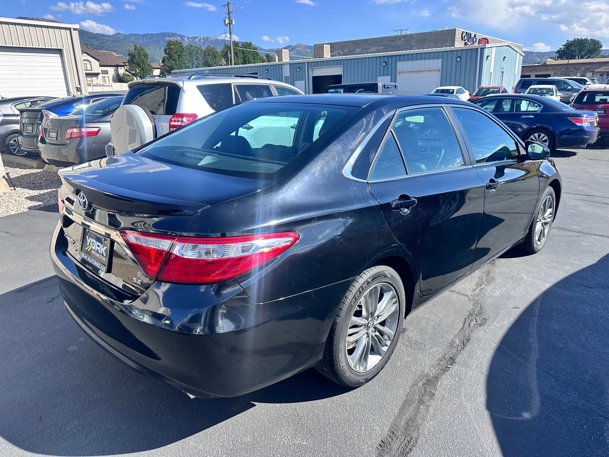 Used 2017 Toyota Camry SE FWD image 4