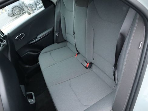 New 2025 Kia K4 LXS image 15