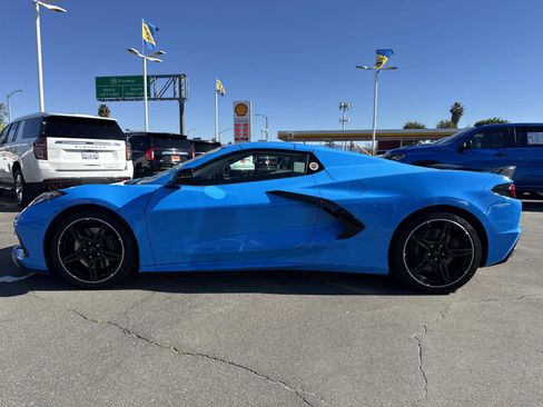 Used 2021 Chevrolet Corvette 2dr Stingray Conv w/ Z51 Performance Package image 8