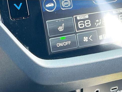 Used 2025 Subaru Forester Limited image 21