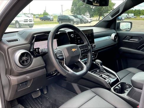 Used 2024 Chevrolet Colorado LT w/ LT Convenience Package III RWD image 14