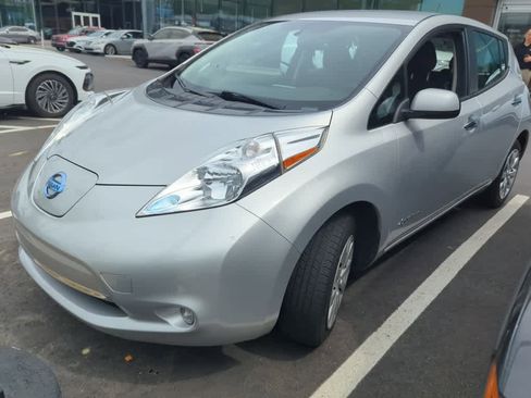 Used 2017 Nissan Leaf S w/ Charge Package image 2