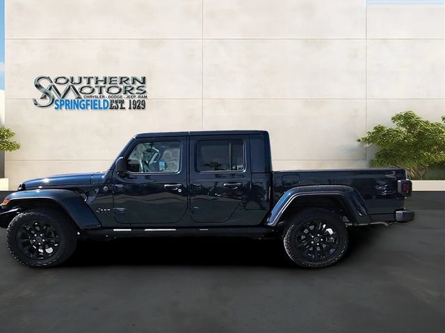 Used 2025 Jeep Gladiator Sport AWD/4WD image 30