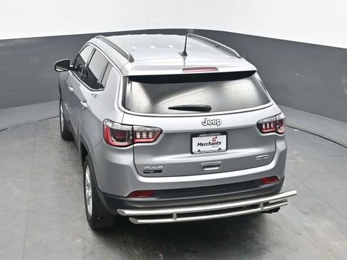 Used 2021 Jeep Compass Latitude image 28