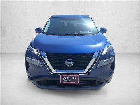 Used 2023 Nissan Rogue SV FWD image 2