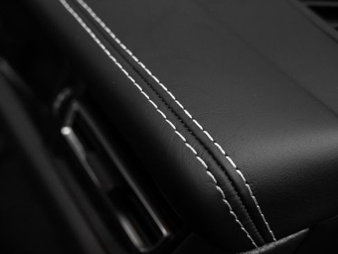 Used 2025 Porsche Macan Turbo image 24