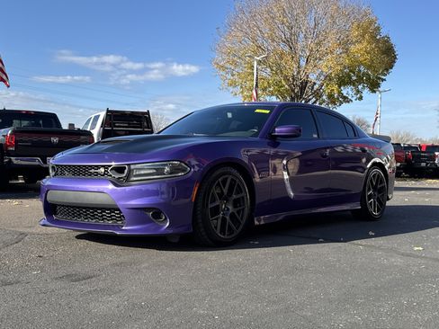Used 2019 Dodge Charger Scat Pack image 3
