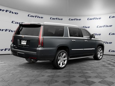 Used 2019 Cadillac Escalade ESV Luxury AWD/4WD image 6