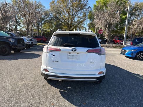 Used 2018 Toyota RAV4 XLE image 4