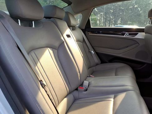 Used 2016 Hyundai Genesis 3.8 image 9