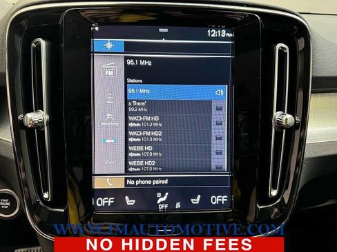 Used 2022 Volvo XC40 T5 Momentum w/ Premium Package image 23