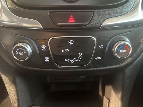 Used 2021 Chevrolet Equinox LT image 29