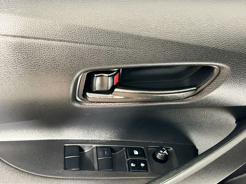 Used 2025 Toyota Corolla LE image 16