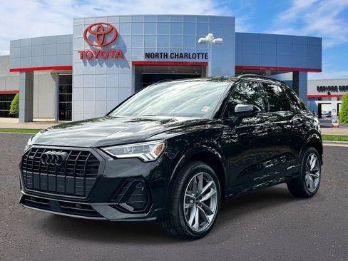 Used 2023 Audi Q3 2.0T Premium w/ Black Optic Sport Package AWD/4WD image 3