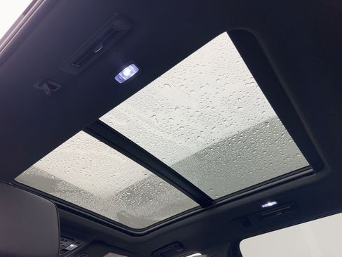 New 2026 Chevrolet Suburban RST image 16