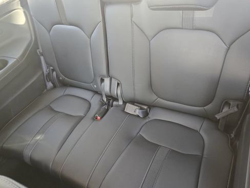 Used 2024 Honda Pilot EX-L image 12