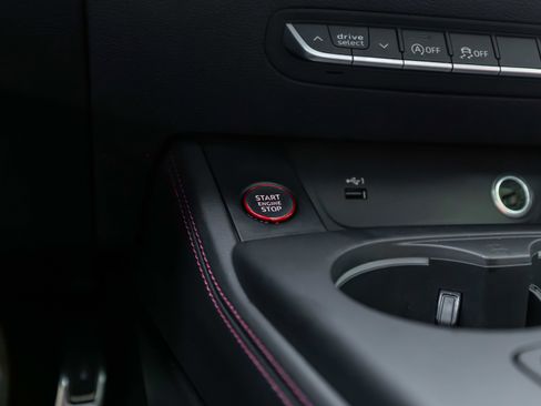 Used 2019 Audi S4 Premium Plus w/ Premium Plus Package image 9