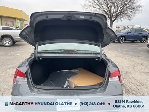 Used 2025 Hyundai Elantra Sport FWD image 18