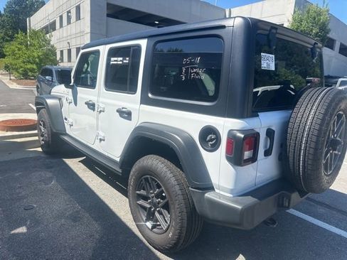 Used 2024 Jeep Wrangler Unlimited Sport AWD/4WD image 5
