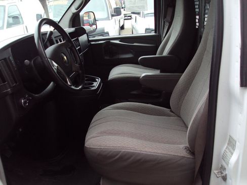 Used 2013 Chevrolet Express 1500 AWD image 17