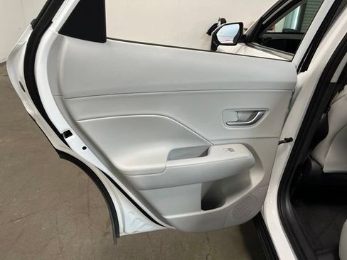 Used 2024 Hyundai Kona Limited FWD image 19