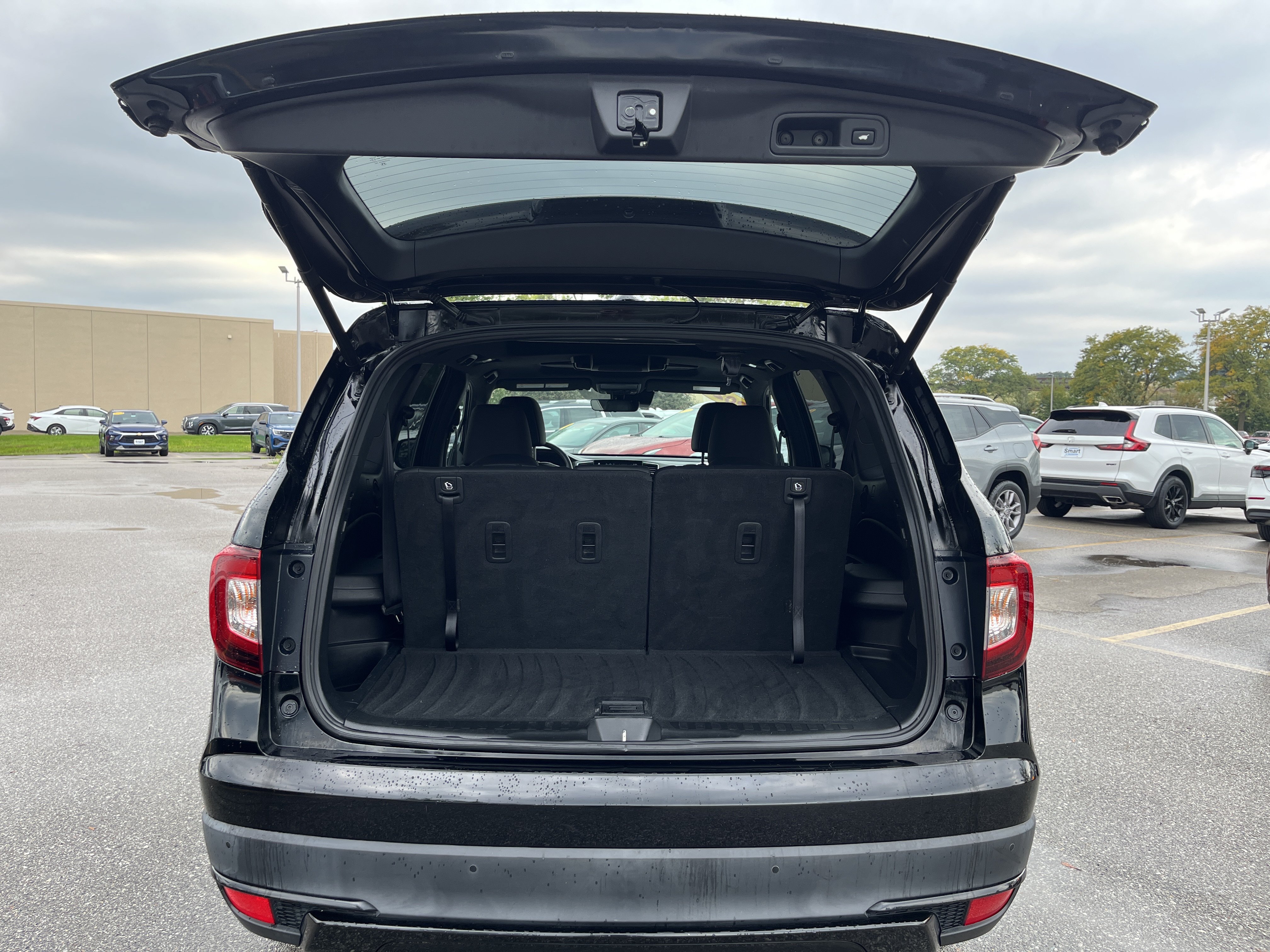 Used 2020 Honda Pilot Black Edition image 11
