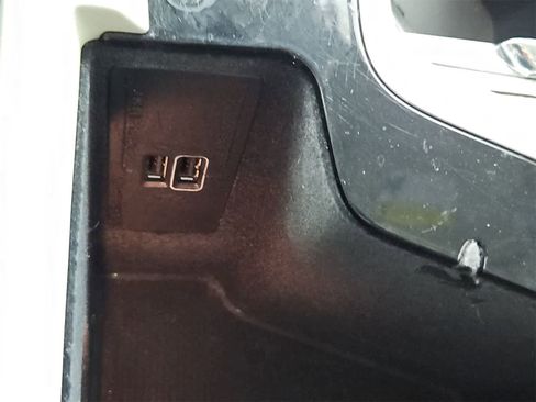 Used 2021 Volvo V60 T5 Cross Country image 33