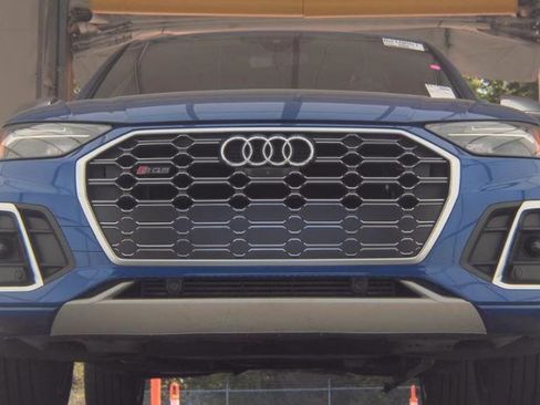 Used 2022 Audi SQ5 Premium Plus w/ Premium Plus Package AWD/4WD image 3