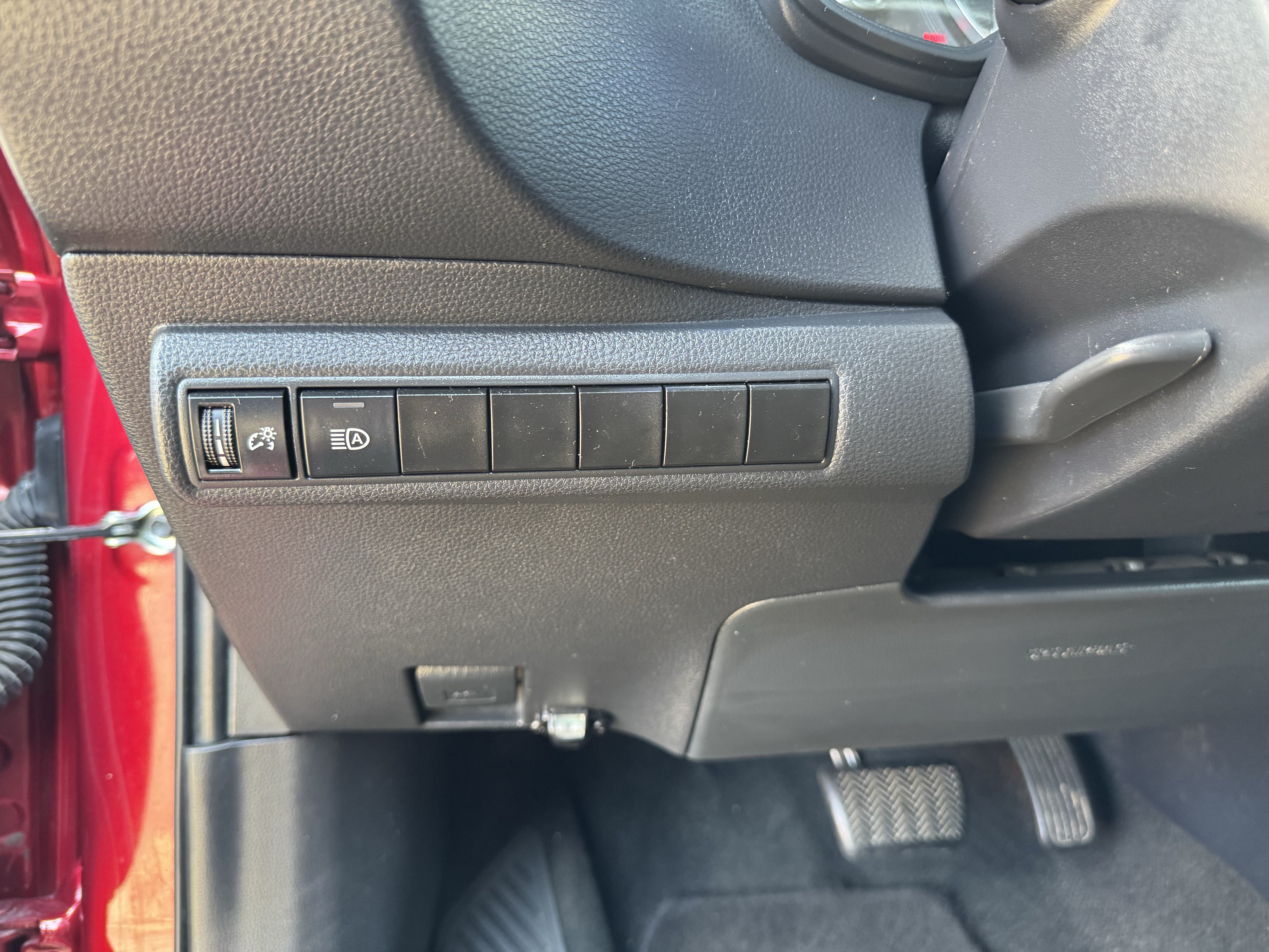 Used 2022 Toyota Corolla LE FWD image 15