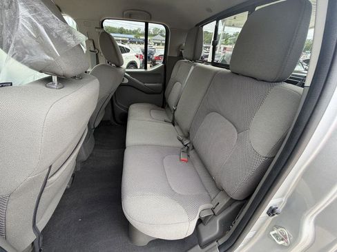 Used 2019 Nissan Frontier SV AWD/4WD image 11