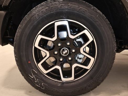 New 2025 Ford Bronco Outer Banks AWD/4WD image 33