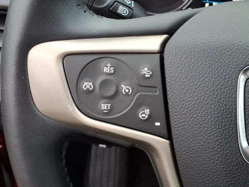 Used 2018 GMC Terrain Denali w/ Advanced Safety Package AWD/4WD image 17