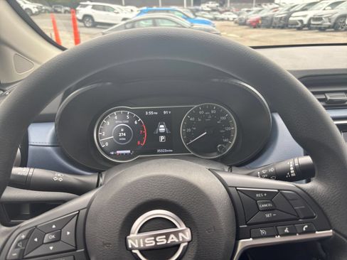 Used 2025 Nissan Versa SV FWD image 24