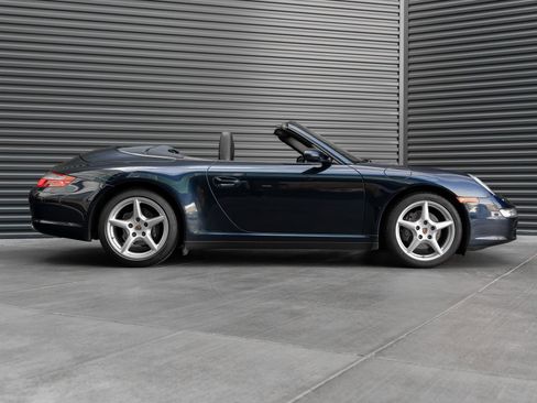 Used 2006 Porsche 911 Carrera 4 AWD/4WD image 8