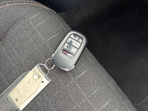 Used 2025 Honda HR-V Sport image 39