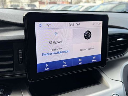 Used 2022 Ford Explorer XLT image 35