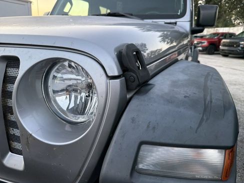 Used 2018 Jeep Wrangler Unlimited Sport S AWD/4WD image 4