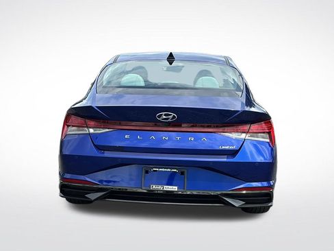 Used 2023 Hyundai Elantra Limited FWD image 6