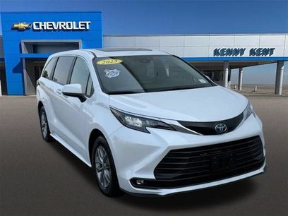 Used 2025 Toyota Sienna XLE