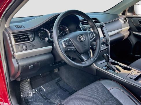 Used 2016 Toyota Camry SE FWD image 9