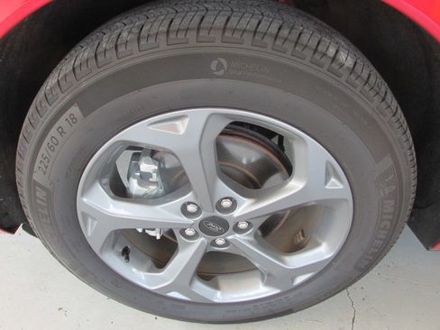 Used 2023 Ford Escape ST-Line image 14