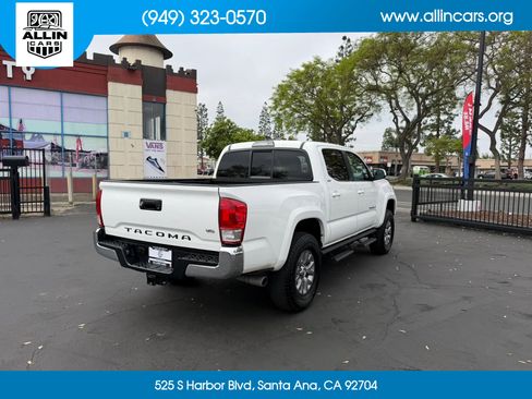 Used 2016 Toyota Tacoma SR5 w/ SR5 Appearance Package (SN) image 4