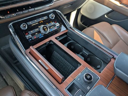 Used 2023 Lincoln Navigator L Reserve image 19