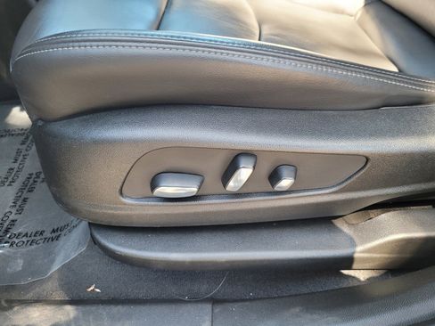 Certified 2025 Cadillac XT6 Premium Luxury FWD image 11