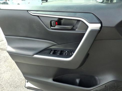 Certified 2022 Toyota RAV4 LE image 8