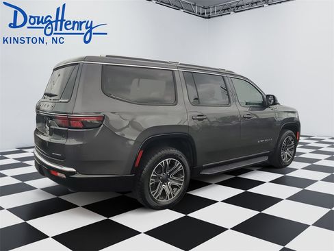 Used 2024 Jeep Wagoneer Series II w/ Flexible Seating Group image 5