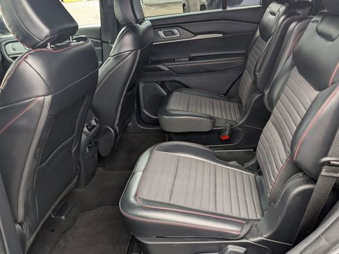 Used 2025 Ford Explorer ST-Line image 15