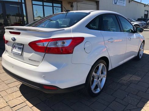 Used 2013 Ford Focus Titanium w/ Titanium Handling Pkg FWD image 2