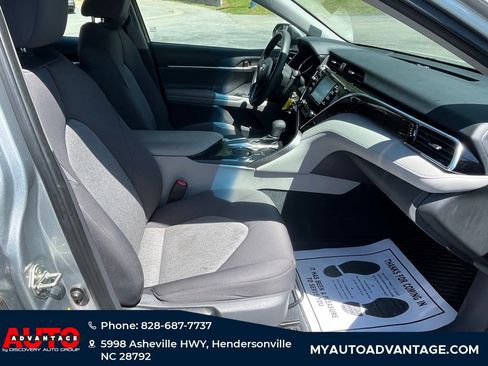 Used 2018 Toyota Camry LE FWD image 26